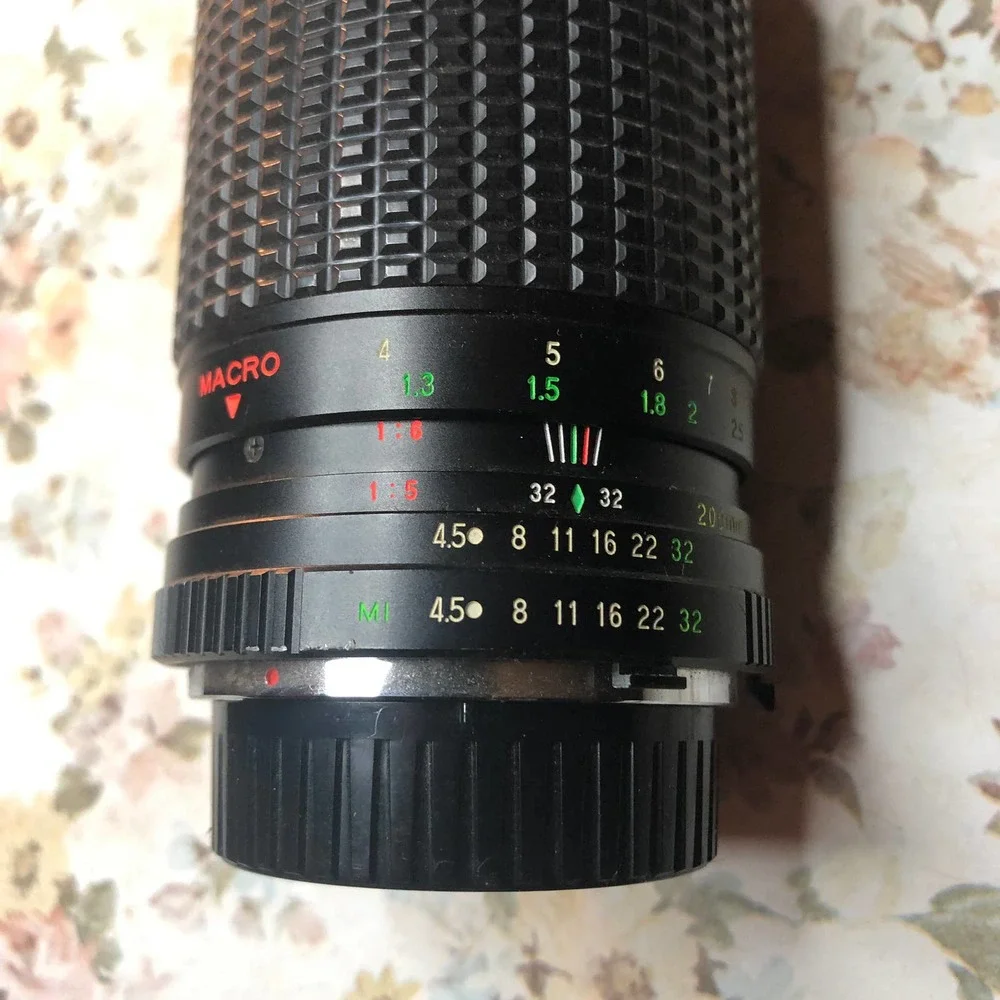 Vintage Focal MC Auto Zoom 1:4.5 80-200mm Lens # 8571330